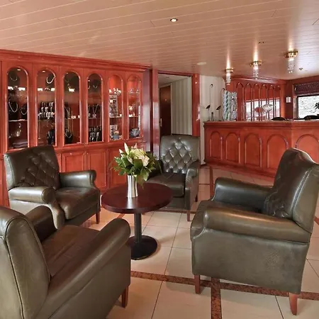 Hotel na wodzie Fairtours Hotelschiff Rembrandt Van Rijn Düsseldorf