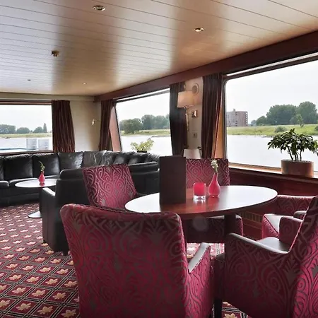 Fairtours Hotelschiff Rembrandt Van Rijn Düsseldorf