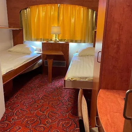 Fairtours Hotelschiff Rembrandt Van Rijn Hotel na wodzie