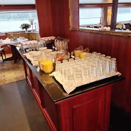 Fairtours Hotelschiff Rembrandt Van Rijn Hotel na wodzie *