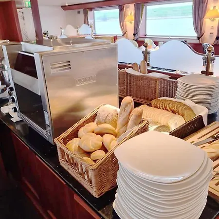 Fairtours Hotelschiff Rembrandt Van Rijn Düsseldorf