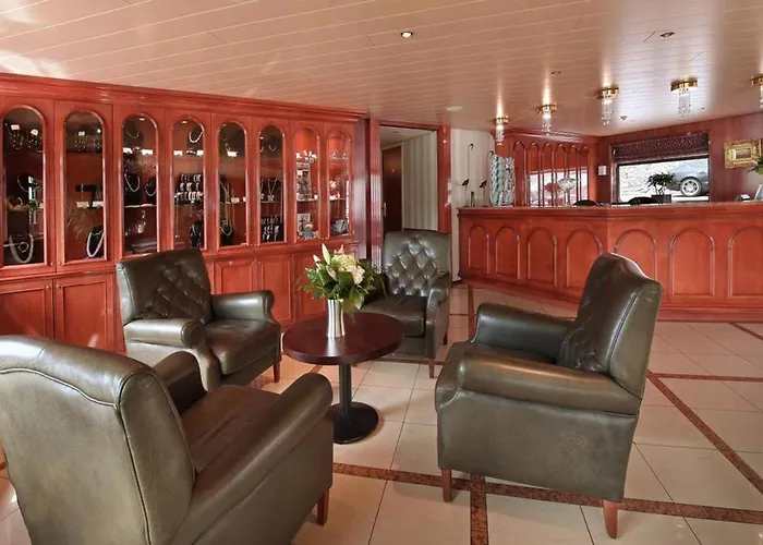 Hotel na wodzie Fairtours Hotelschiff Rembrandt Van Rijn Düsseldorf