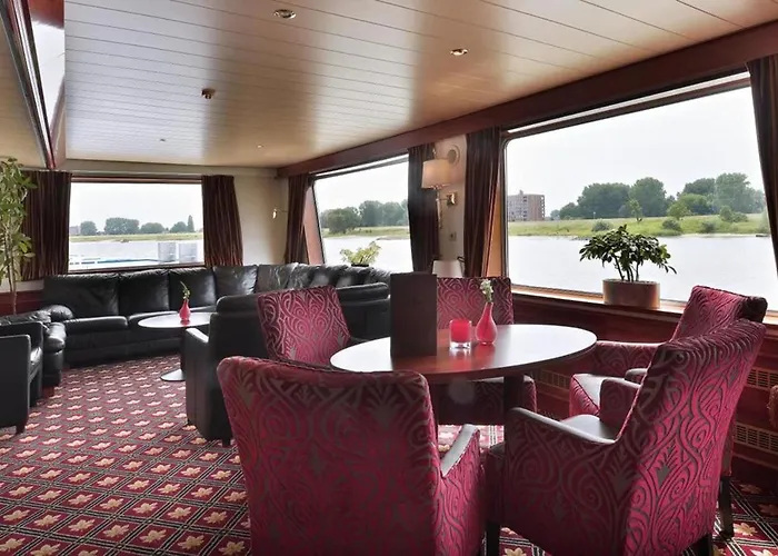 Fairtours Hotelschiff Rembrandt Van Rijn Düsseldorf