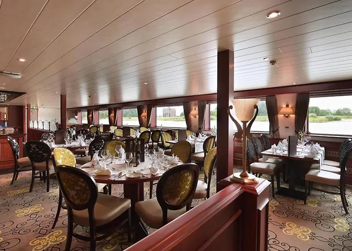 Fairtours Hotelschiff Rembrandt Van Rijn Hotel na wodzie