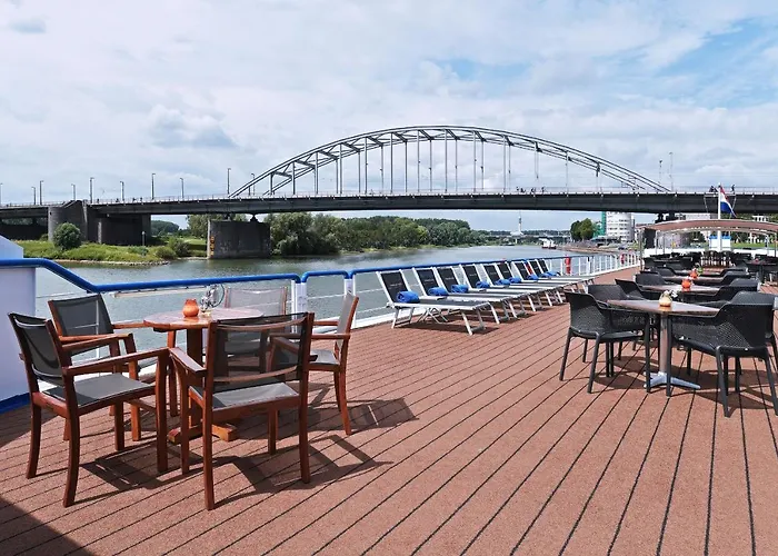 Fairtours Hotelschiff Rembrandt Van Rijn Hotel na wodzie