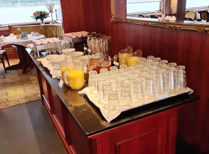 Fairtours Hotelschiff Rembrandt Van Rijn Hotel na wodzie *