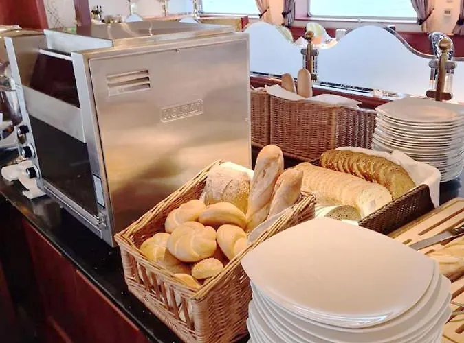 Fairtours Hotelschiff Rembrandt Van Rijn Düsseldorf