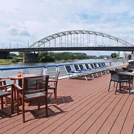 Fairtours Hotelschiff Rembrandt Van Rijn Botel