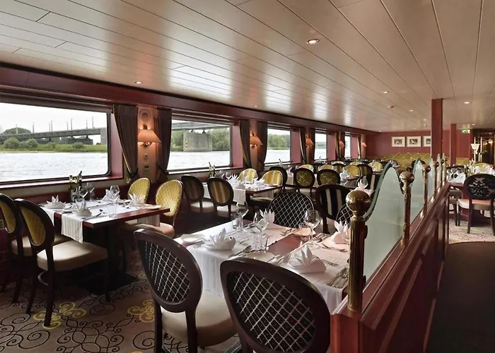 Fairtours Hotelschiff Rembrandt Van Rijn Botel